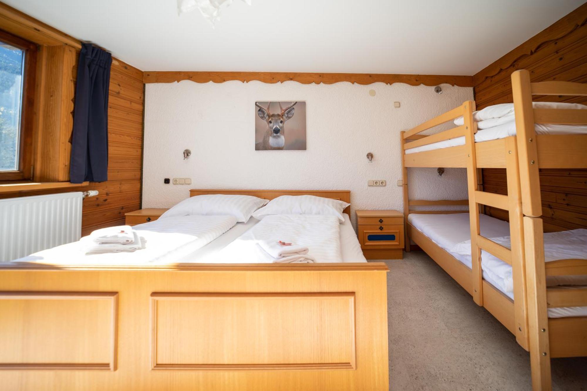 Hotel Wildrose
